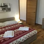 Antica Casa Nella 公寓