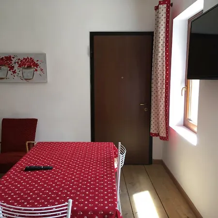 Apartment Antica Casa Nella *